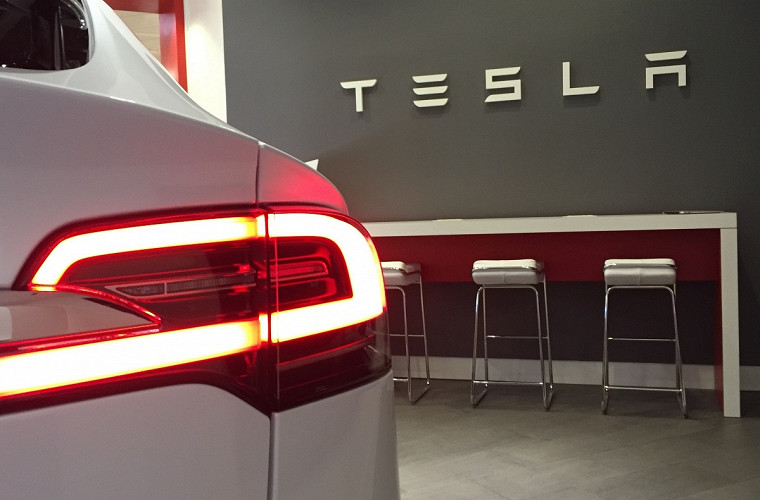 Новая модель Tesla Model 3 может не появиться, из-за забастовки рабочих 1