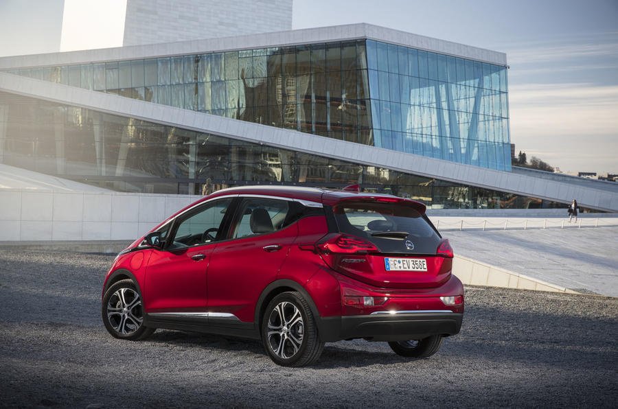 «Главный конкурент всем электромобилям»: тест-драйв Opel Ampera-e 2