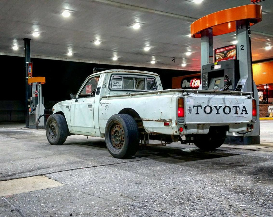 Владелец выставил на аукцион Toyota, написав: «эта штука чертовски быстрая» 1