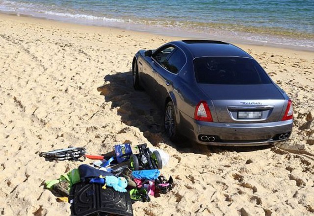 Владелец «обновил» Maserati, заехав на пляж 1