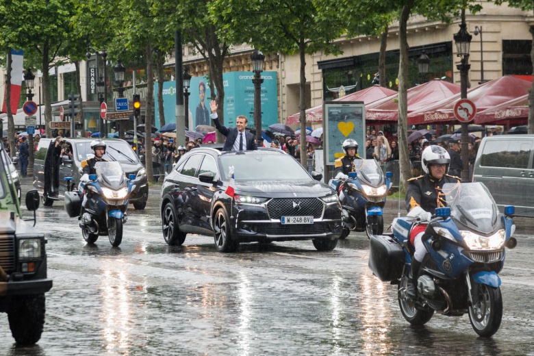 Новый Президент Франции удивил скромностью своего автомобиля 3