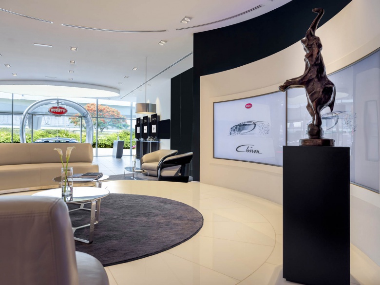 В Дубае открылся торговый центр Bugatti 3