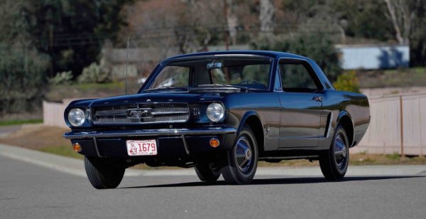 Самое первое купе Ford Mustang «оказалось бесценным» 2