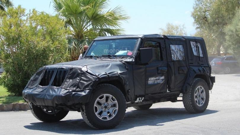 «Фотошпионы» рассмотрели салон нового Jeep Wrangler 1