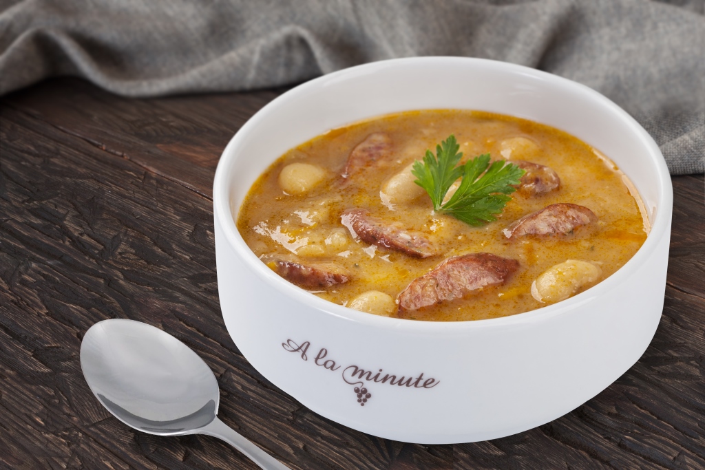 Сытные супы и витаминные салаты в обновленном меню ресторанов A la minute на «ОККО» 4