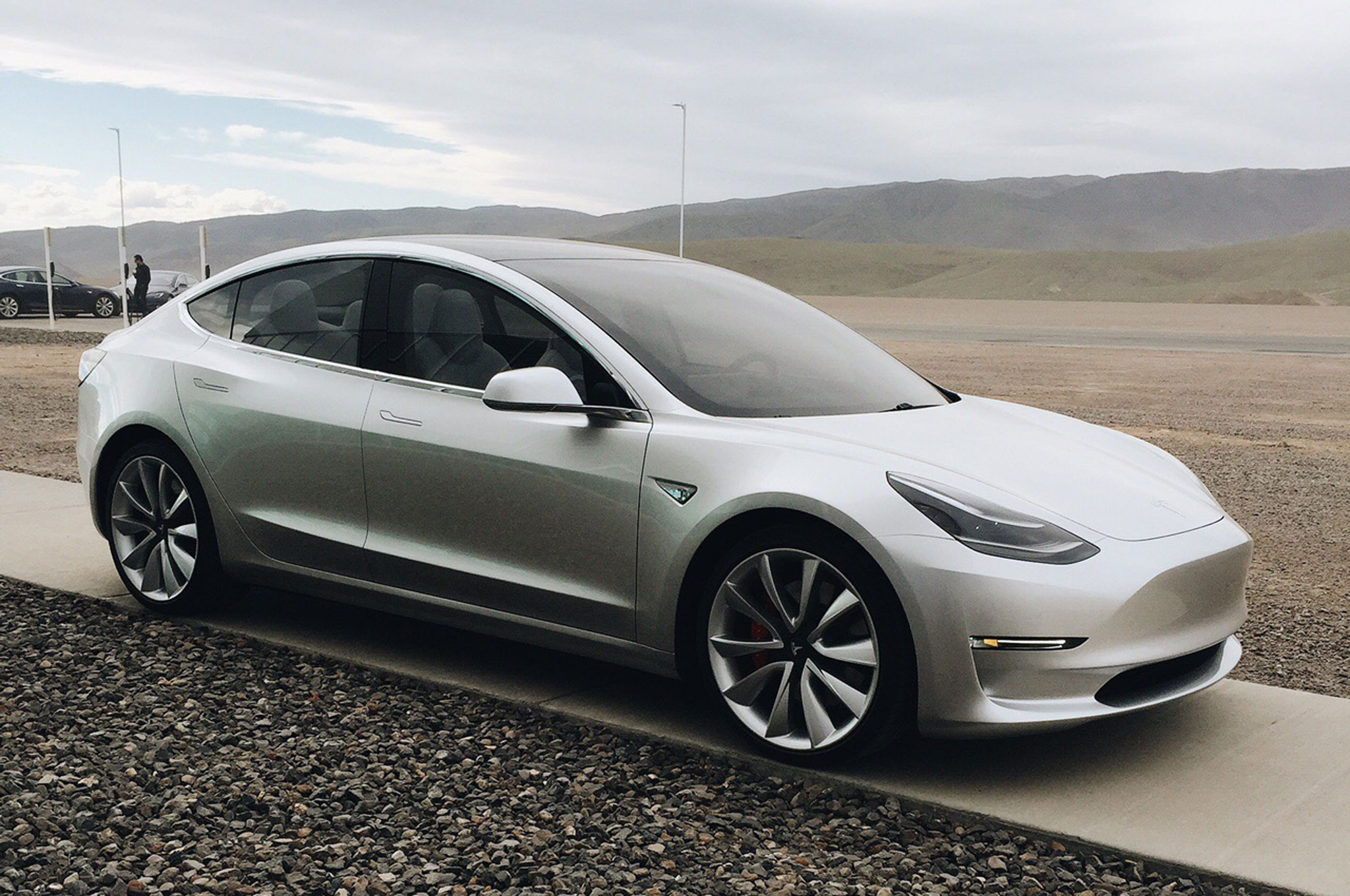 Tesla начала сборку электромобиля Model 3 1