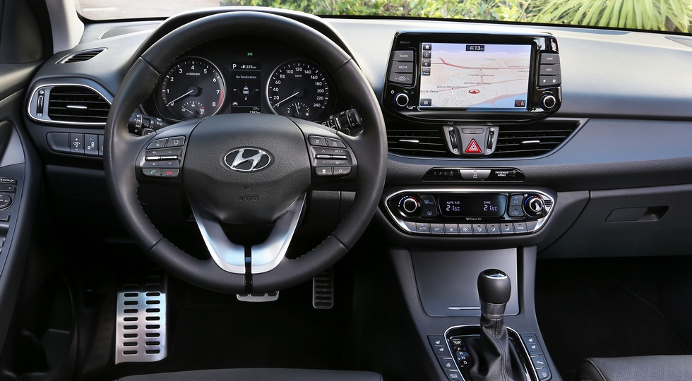 Hyundai показал первое фото нового универсала i30 2