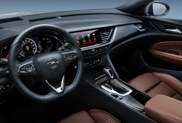 Opel назвал цены на новую Insignia 3