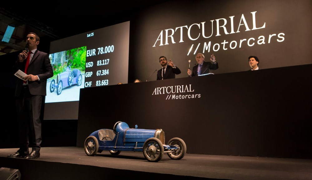 Мини-автомобиль Bugatti 1930 года выпуска продали за 78 тыс евро 1