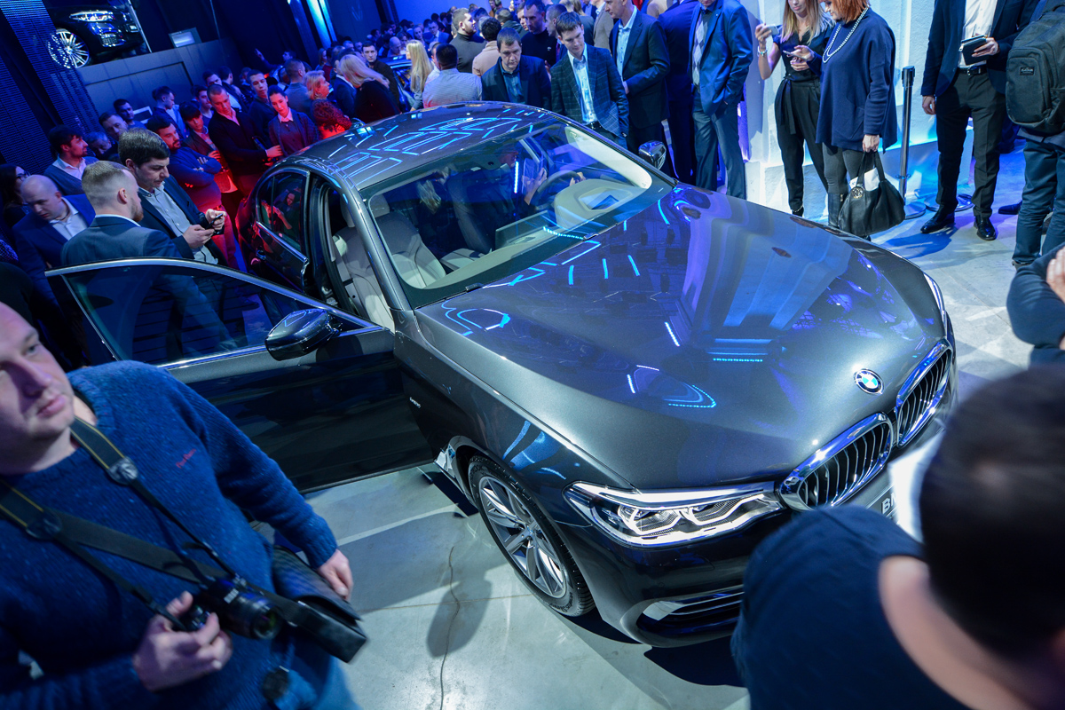 Создан устанавливать новые стандарты. BMW 5 серии седьмого поколения 2