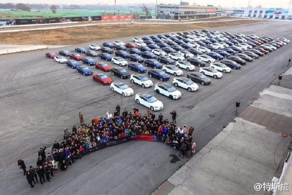 В Китае собралось рекордное количество электрокаров Tesla 2