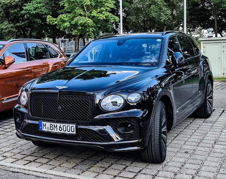 Новейший Bentley Bentayga засветился в Украине 1