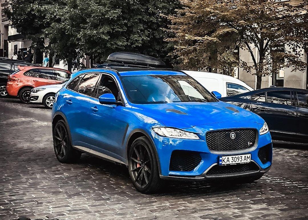 В Киеве заметили крутой и мощный Jaguar 1