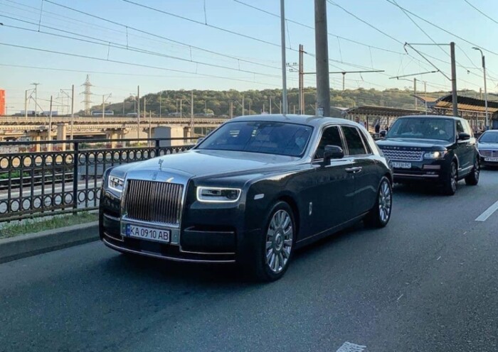 В Украине заметили Rolls-Royce, который стоит как 20 квартир 1