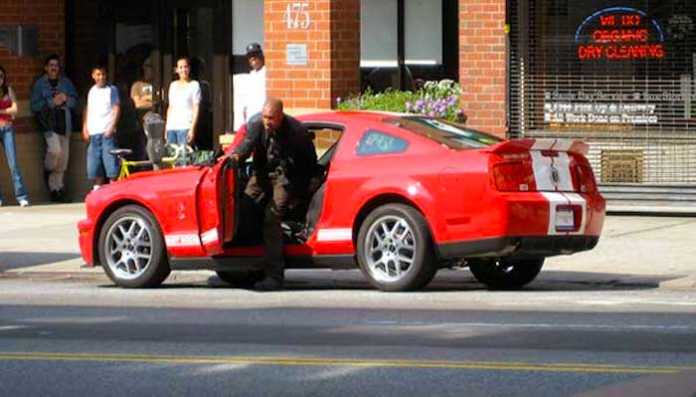 Ford Mustang из фильма «Я легенда» продают за 85 тысяч долларов 1