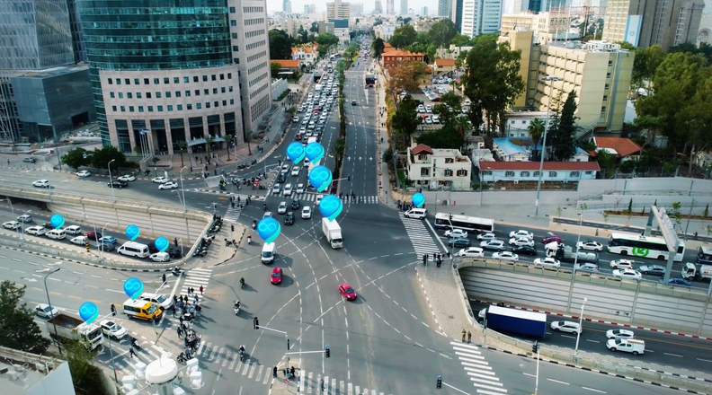 В Израиле появилась первая дорога с беспроводной подзарядкой электрокаров 2