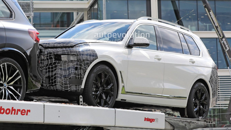 Новый BMW X7 показался на свежих фото 1