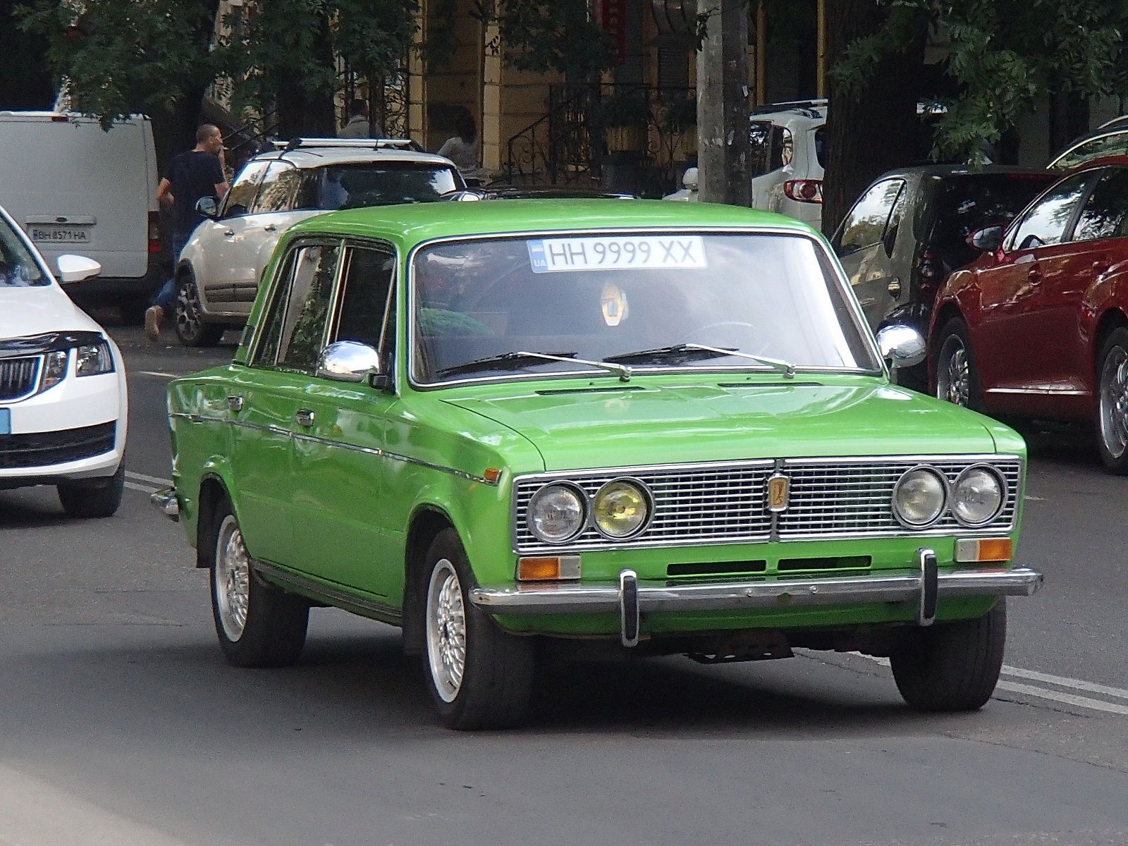 В Украине заметили «Жигули» с номерами дороже своего авто 1