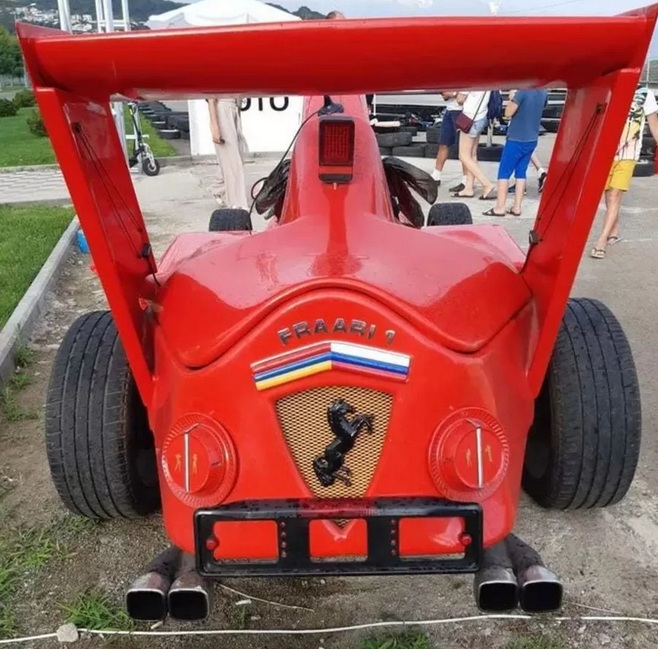 Старенький «Запорожец» превратили в болид Ferrari 1