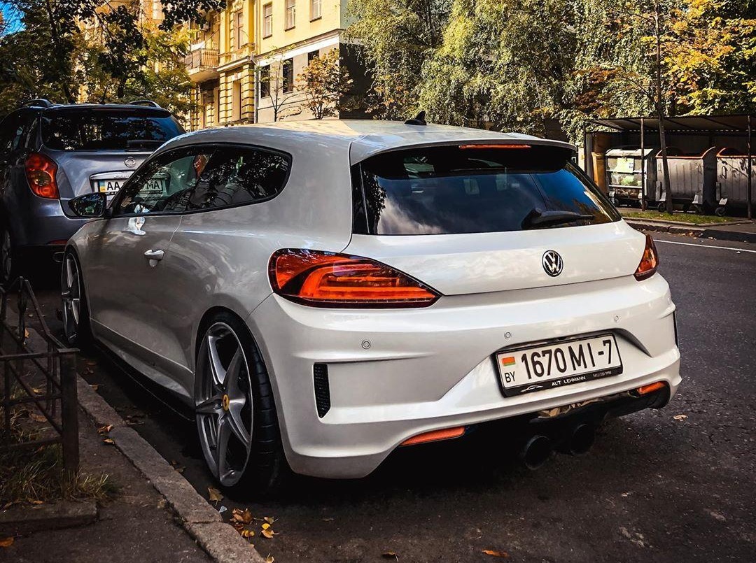В Украине заметили уникальный «заряженный» Volkswagen 2