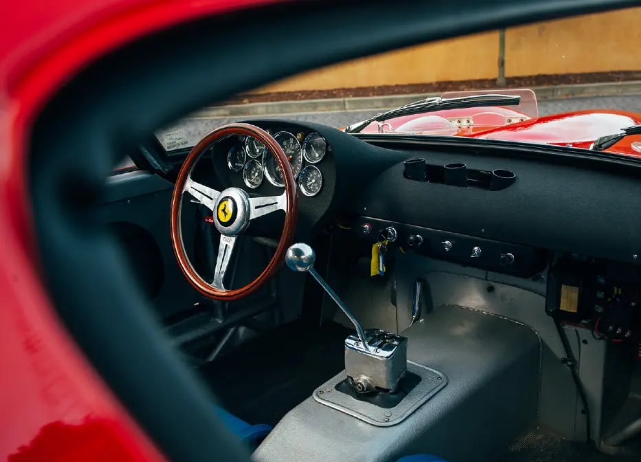 Компания GTO Engineering осовременила легендарный гиперкар 1960-х, установив в него современный двигатель 2