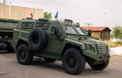 Приобретенные волонтерами бронеавтомобили Shield APC скоро прибудут в Украину 1