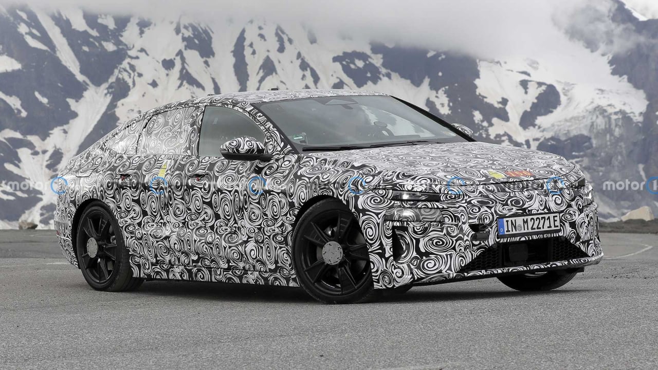 Электромобиль Audi A6 e-tron был замечен в Альпах на испытаниях 1