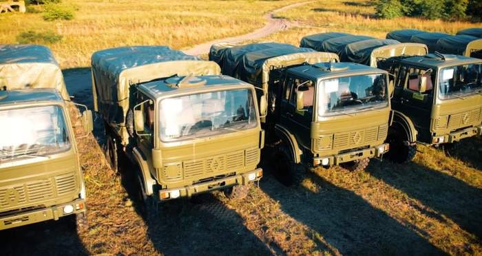 Украинские защитники получили армейские внедорожники Peugeot P4 2