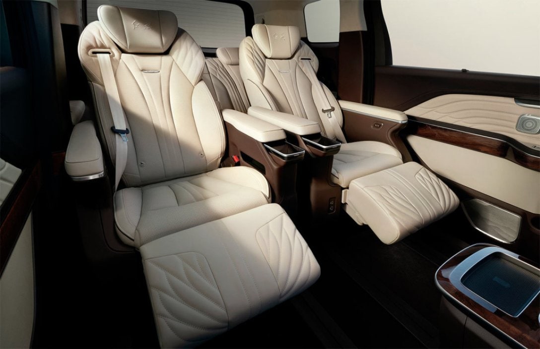 В Китае презентовали роскошный минивэн с дизайном от экс-специалиста Rolls-Royce 3