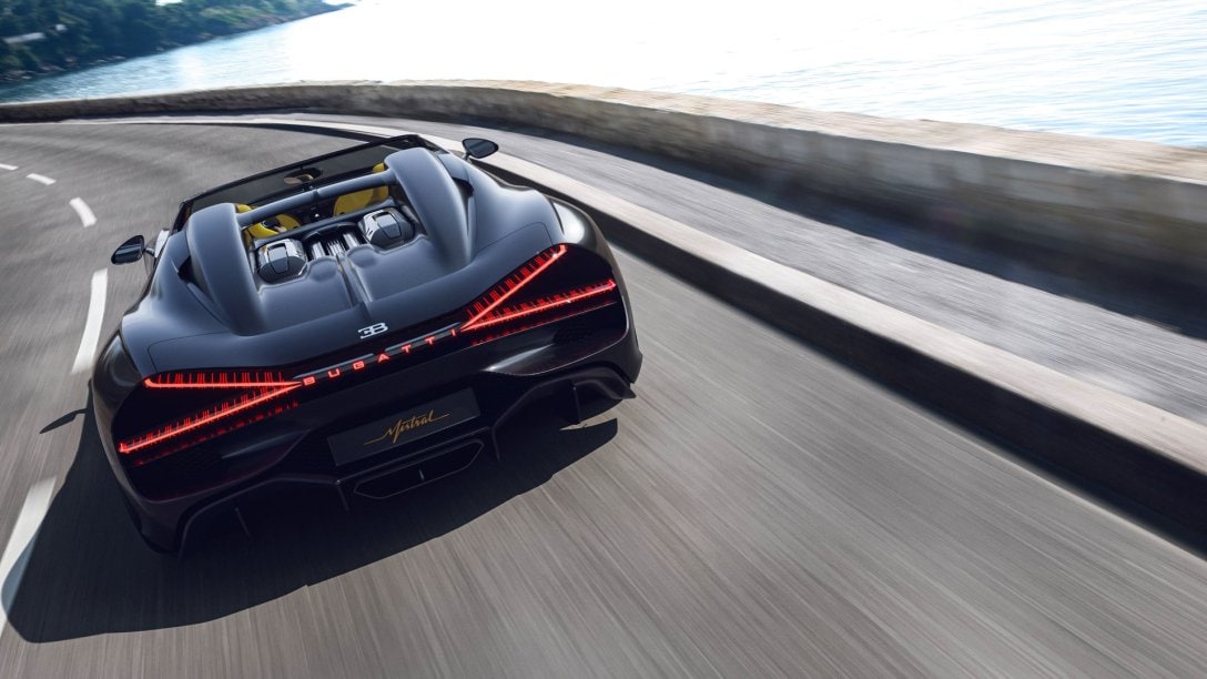 Bugatti представила "прощальный" суперкар за $5 миллионов 1
