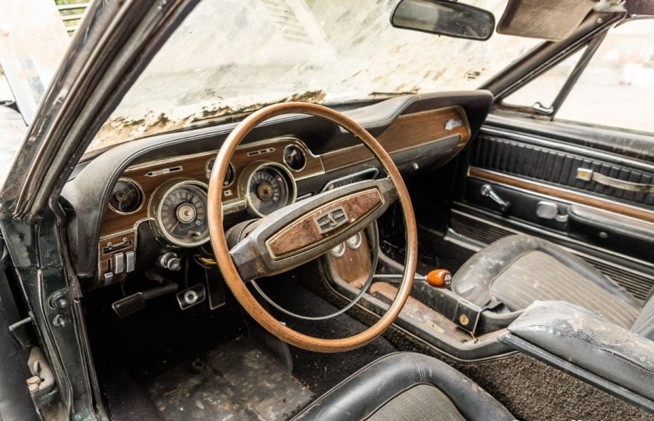 30 лет в сарае: в Калифорнии нашли редкий Ford Mustang стоимостью 125 000 долларов 3
