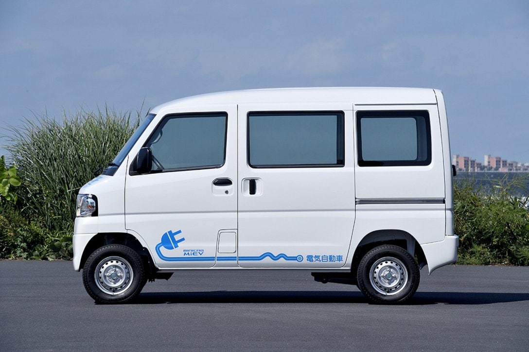 Mitsubishi решили вернуть на конвейер модель Minicab MiEV - самый доступный электрокар марки 1