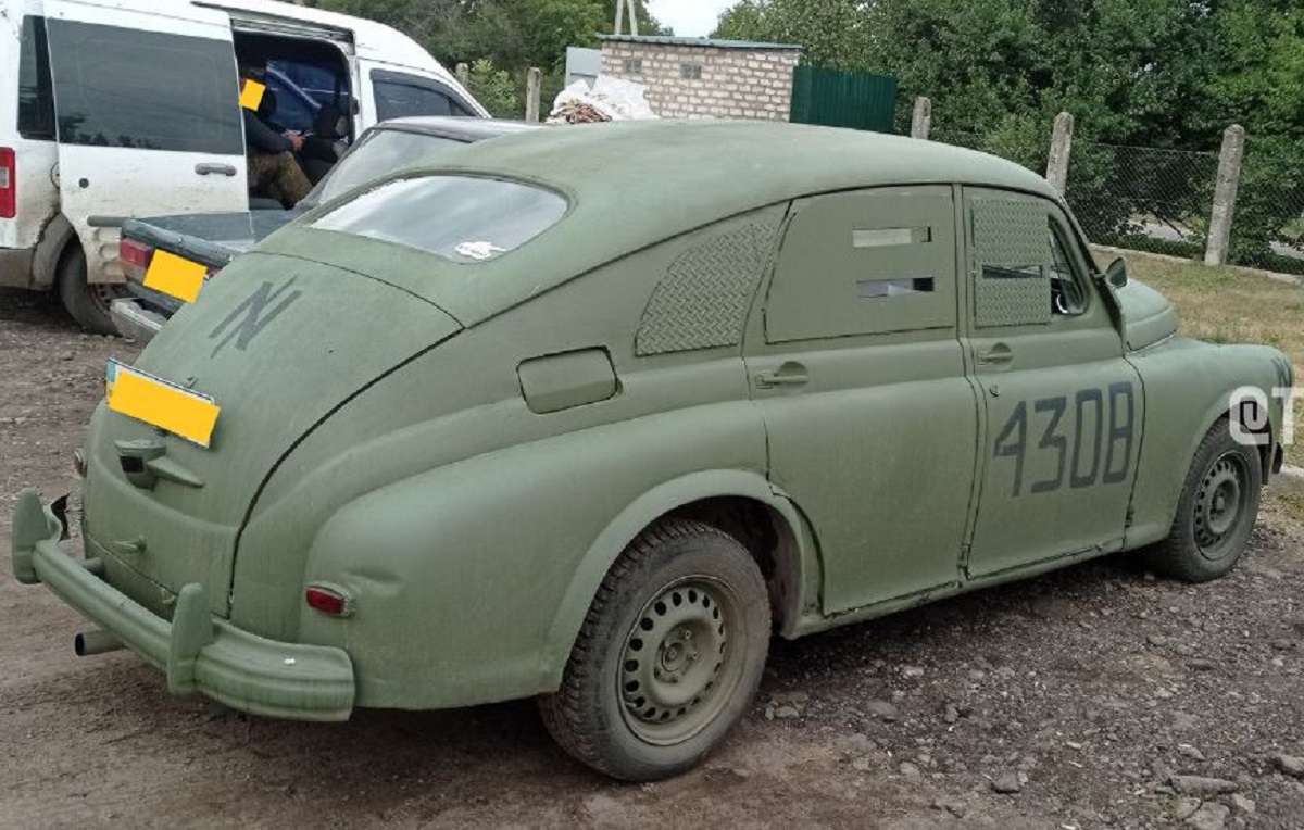 На фронте заметили символический автомобиль - бронированный ГАЗ М-20 «Победа» 1