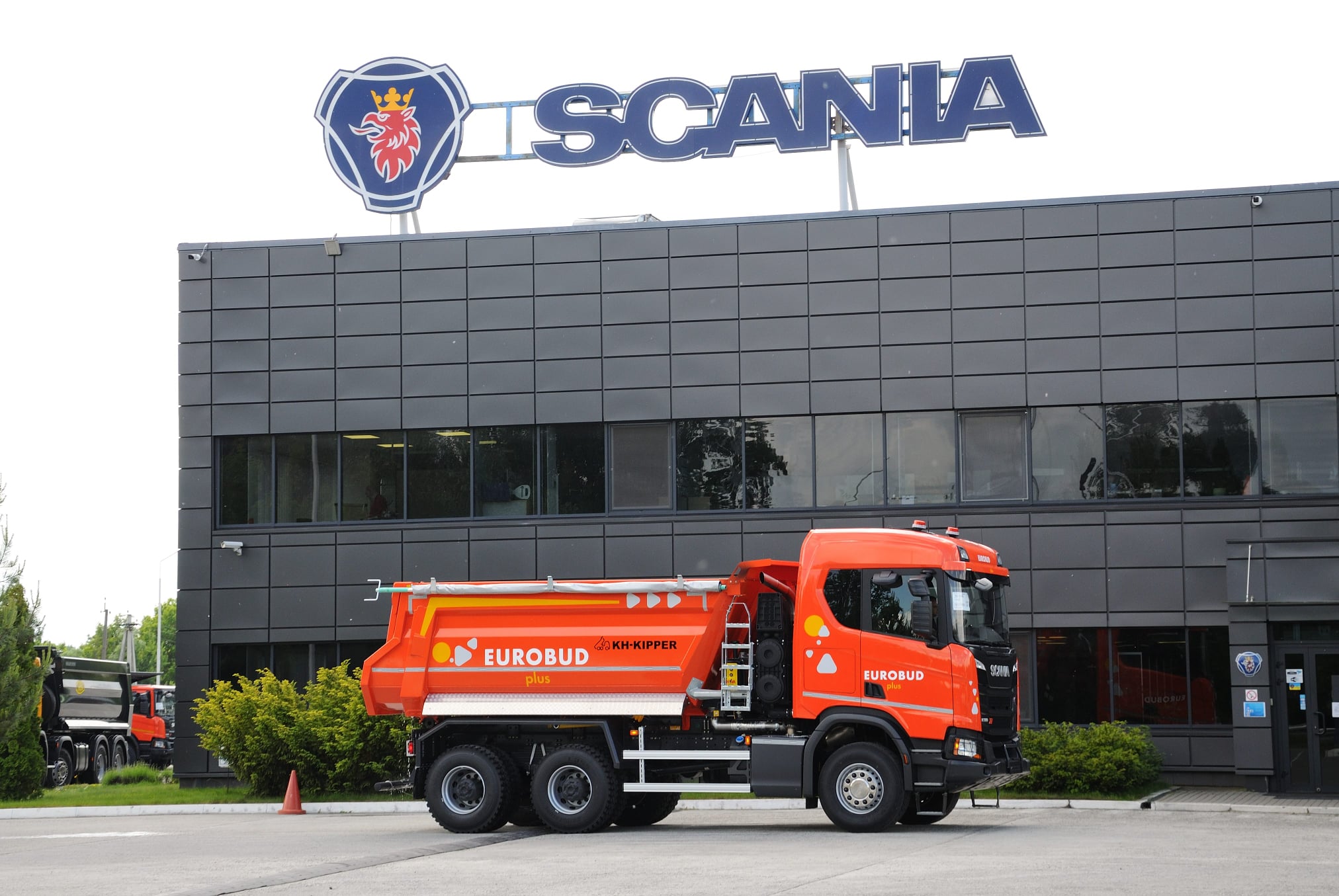 В Украину поставлены самосвалы Scania в топовой комплектации 3
