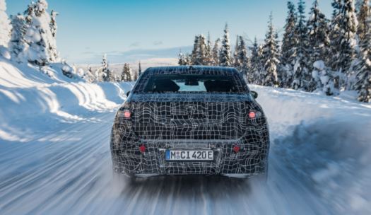 Электромобиль BMW i7 испытывают полярным холодом 3