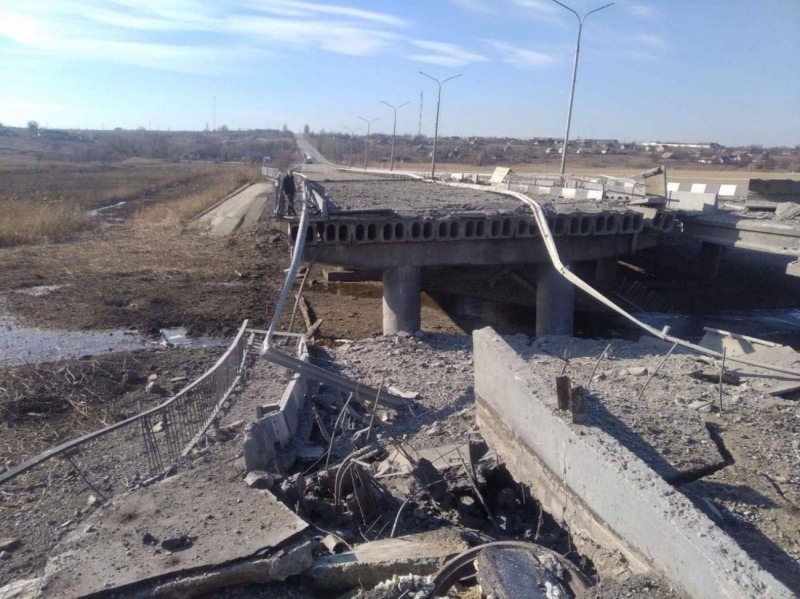 Разрушили мост между Запорожьем и Энергодаром 1