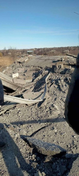Разрушили мост между Запорожьем и Энергодаром 3