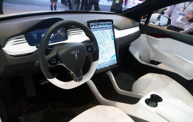 Tesla обновила базовую версию Model X 2