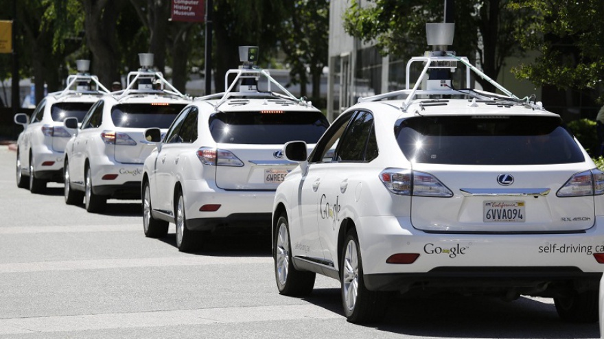 Google оснастил беспилотные авто системой распознавания сигналов поворотников 1