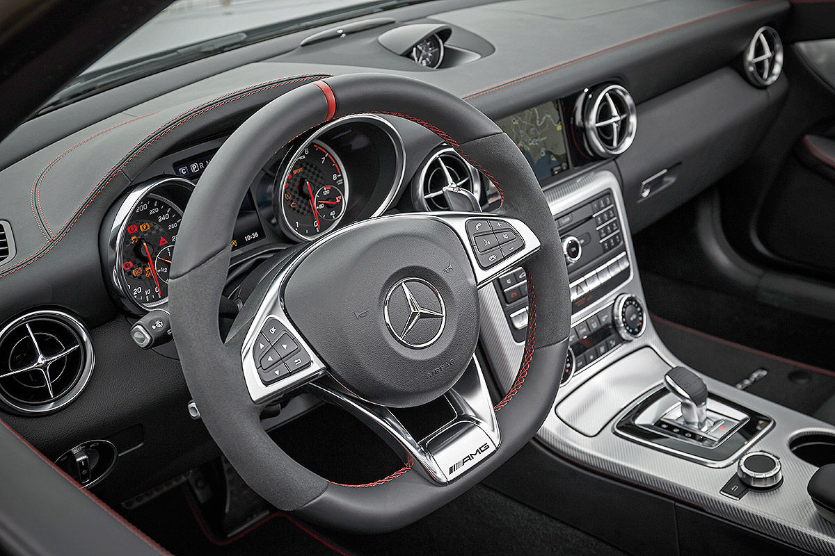 «Большая мощность при скромной внешности»: тест-драйв Mercedes-AMG SLC 43 10