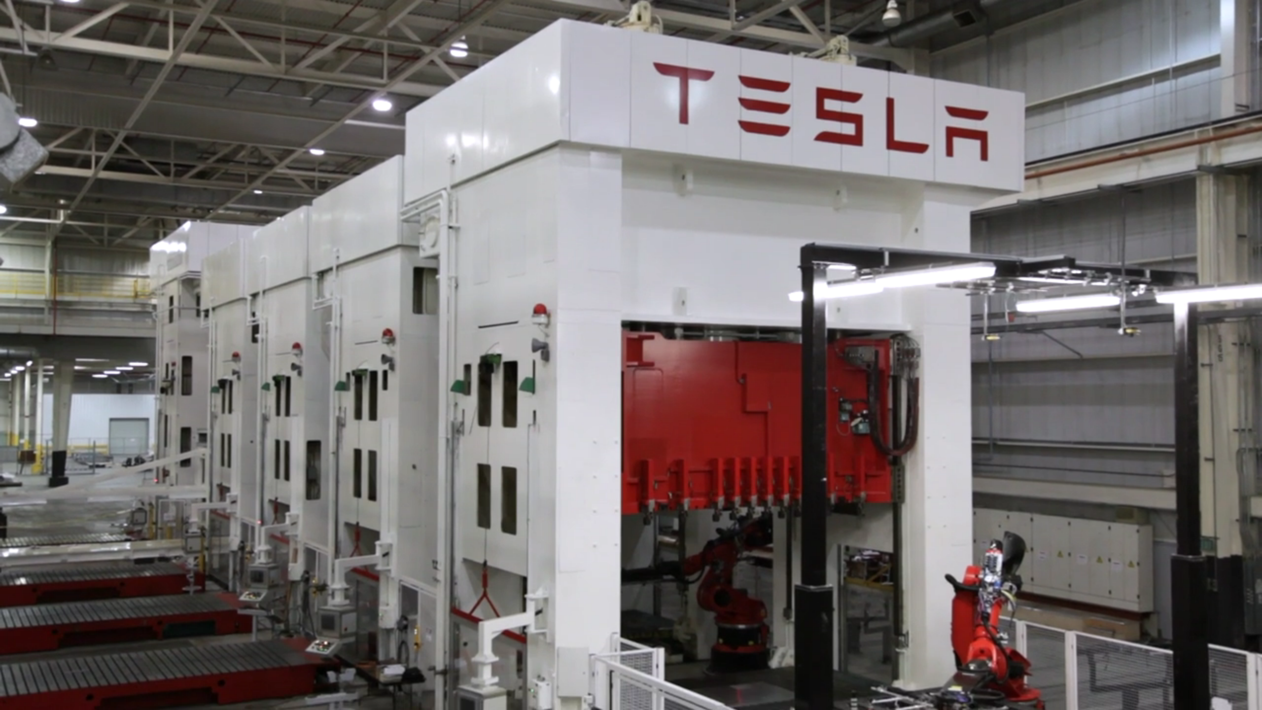 Компания Tesla не справляется с объемами производства 2