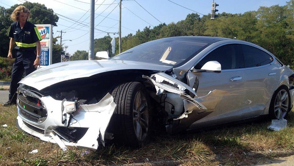 Смертельная авария с электрокаром Tesla может поставить крест на разработках беспилотных авто 1