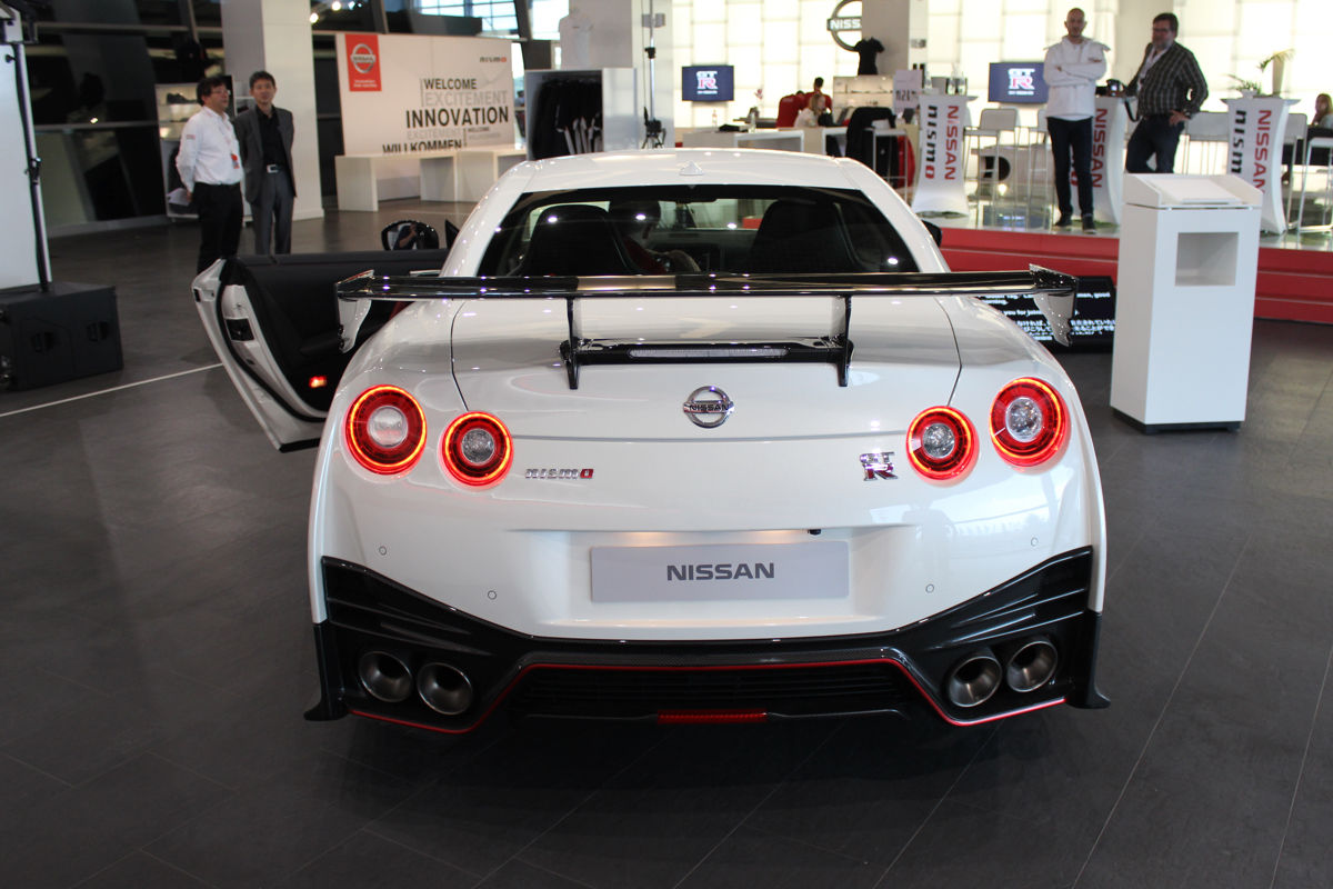 «Комфорт и стиль»: тест-драйв обновленного Nissan GT-R Nismo 3