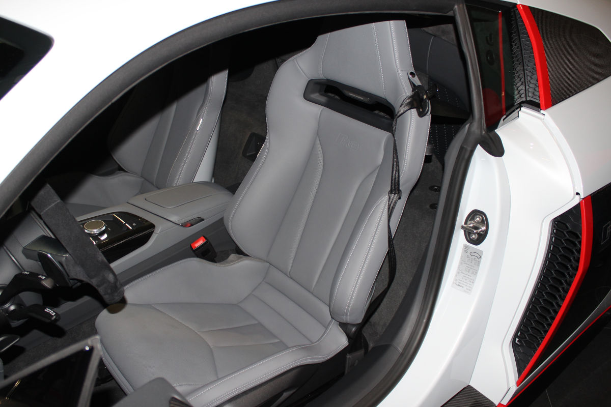 «Мечта любого автоколлекционера»: Audi представил спецверсию R8 V10 plus 5