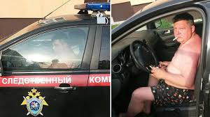 Российские чиновники ездят за рулем без одежды, слушая шансон 1