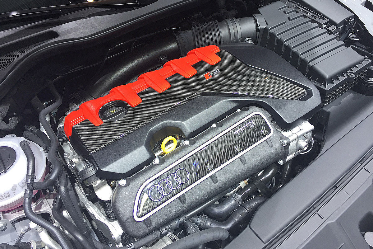 «Превосходя прочих»: тест-драйв Audi TT RS 6
