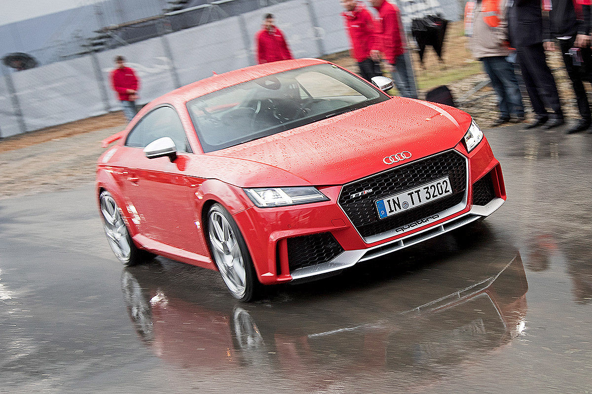 «Превосходя прочих»: тест-драйв Audi TT RS 9
