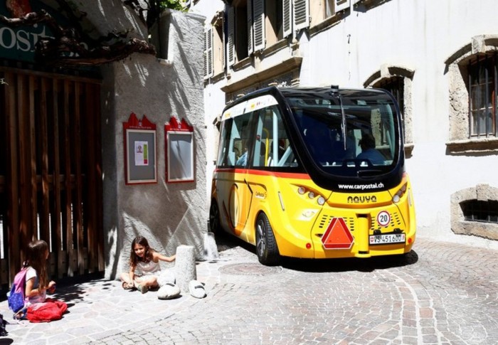 На дороги Швейцарии вышел первый беспилотный автобус 1