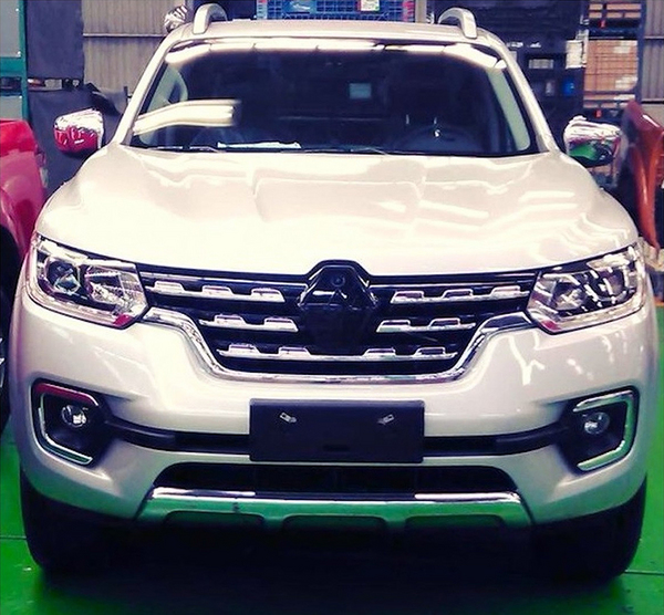 Марка Renault показала пикап Alaskan 1
