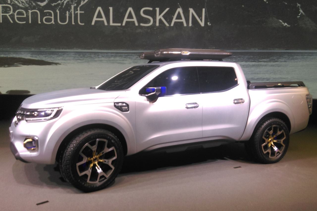Марка Renault показала пикап Alaskan 2